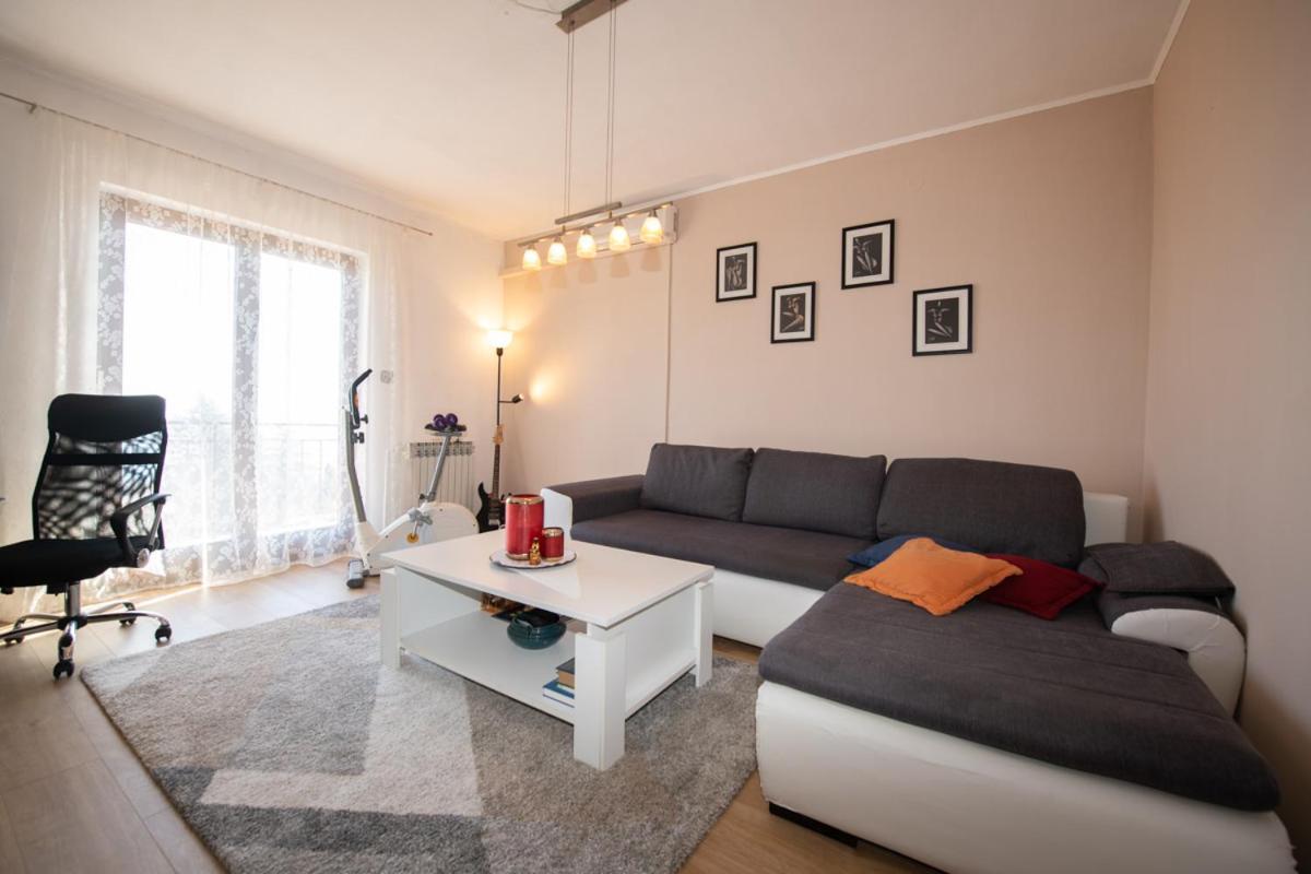 Apartman Elvis Lovran Exteriör bild