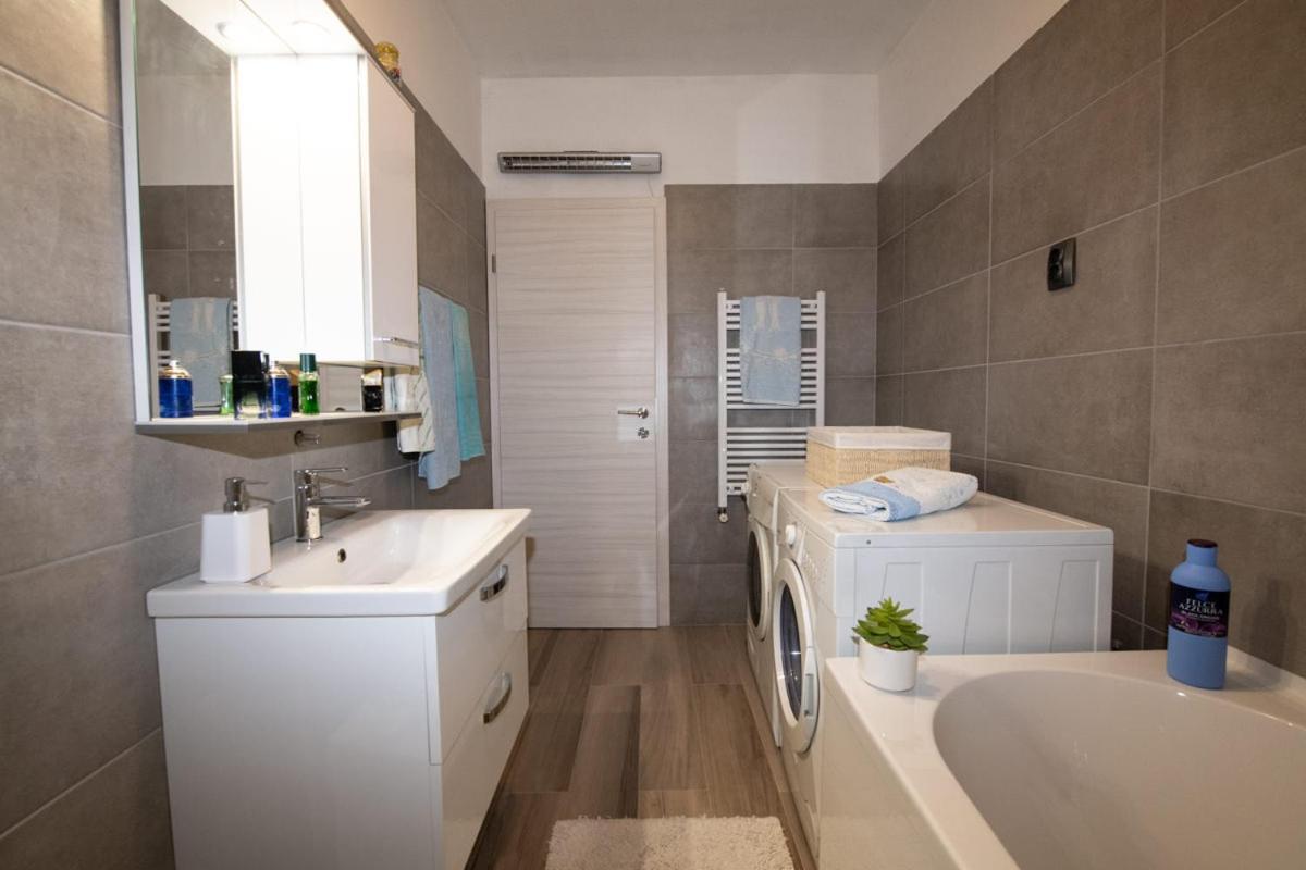 Apartman Elvis Lovran Exteriör bild